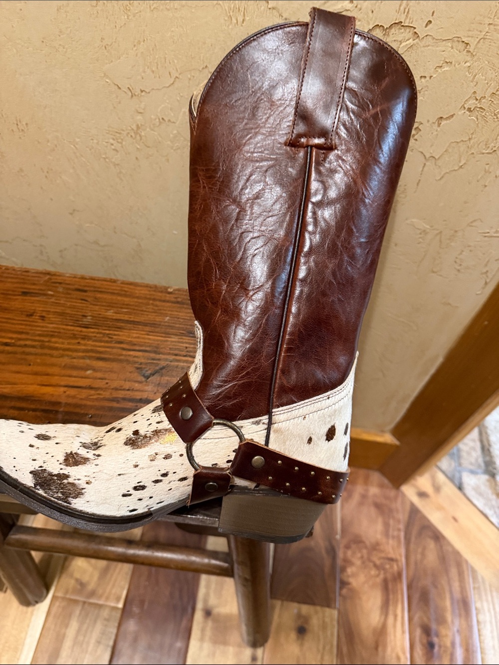 Sterling River Two-Tone Heeled Cowboy Boots Cow Print NWT 8